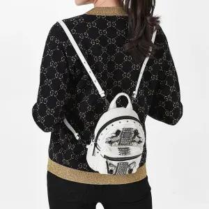 엠씨엠 스타크 스페셜 스와로브스키 미니백팩 화이트 MMK5SVE49 WT001