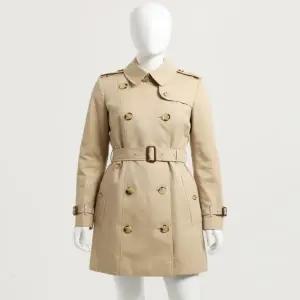 [버버리]생산 Short Chelsea Heritage Trench Coat 8079408 쇼트 첼시 트렌치코트 819781