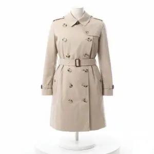 [버버리]Kensington Heritage Trench Coat 8045774 켄싱턴 트렌치 코트 820457