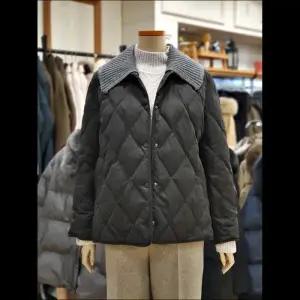 BCBG 세이브존02 니트 카라 숏  점퍼  B4DAF881