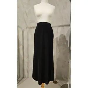 갤러리아 요이츠 베이직 플리츠 롱 밴딩 스커트 YJ09WNPSK30