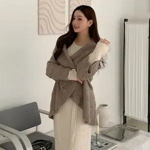 [미나그램] 비아츠 프릴니트숄가디건