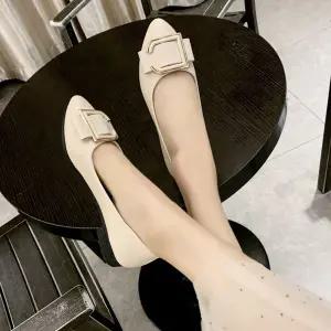 여성 플랫슈즈 골드버클 포인트 데일리 단화 구두/신발/로퍼/여자/겨울/캐주얼/슈즈/발편한
