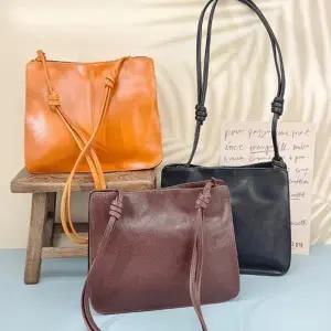 여성 가죽 크로스백 데일리 직장인 대학생 가방