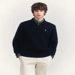 헤지스 남성 24FW 네이비 니트라이크 오픈카라 맨투맨 HZTS4D602N3