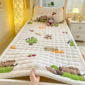 토퍼 커버 매트리스 겨울 밀크 벨벳 침대보 킹 사이즈 침대 퀼트 패드린넨 퀸시트 티류