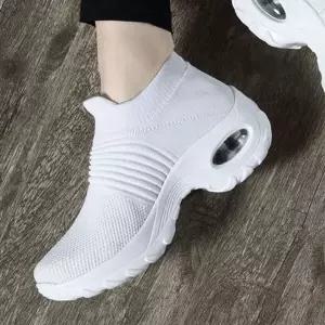 [하프클럽/]니트운동화 여성 워킹화 슬립온 에어굽 패션운동화