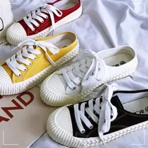 뮬 운동화 스니커즈 편안한 낮은굽 여성 QW85AE01 학교 검정 흰색