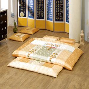 바람꽃 개량한실, 전통이불