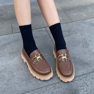 소보제화 몬쥬르 소가죽 골드버클 트랙솔 로퍼 5cm