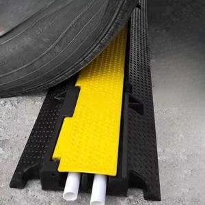 전선 보호 발판 배관 과속방지턱 슬롯 문턱 감전 주차장 감속 덮개