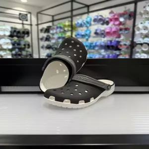 [크록스] 크록스 클래식 레트로 스포츠 클로그 211281-001 블랙