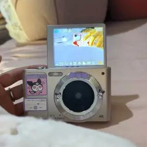 미러리스 디카 카메라 디스플레이 화면 바디 렌즈