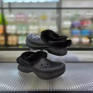 [크록스]여성 키높이 포근한 털 베이 라인드 클로그 211753-001/애플아울렛