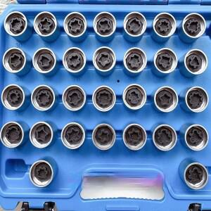 XCCYG 1PC 타이어 도난 방지 나사 분해 도구 메르세데스 호환 벤츠 호환 SREGLGLK300350320400550 용 키 슬