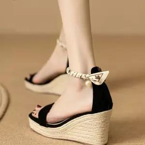 스트랩샌들 스웨이드 발편한샌들 하이힐 가보시