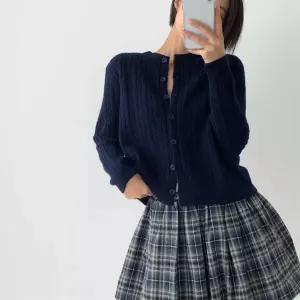 여자 가을 데이트룩 버튼 라운드 꽈배기 여리 가디건