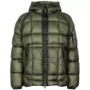 씨피컴퍼니 25FW 그린 DD 쉘 후드 덕 다운 자켓 19CMOW702A 110416A 652