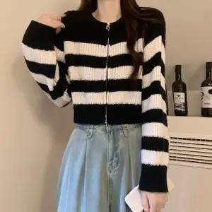 후드 특이한 골지 카라 반팔 크롭 칼라 L 스 (KYR-WFH4NYL)