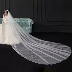 실크 드레스 셀프웨딩 길고 우아한 트레인의 베일