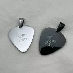 써지컬 커스텀 각인 목걸이 애인 선물 악세사리 팬던트 기타 피크 행운 남자친구 여자친구