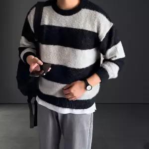 스트라이프 패턴 오버핏 봄 가을 겨울 앙고라 라운드 니트 3컬러 (WFKB3V2)