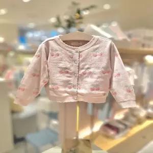 (밍크뮤10) 26SS 신상 HK(PK)하트체리자카드니트가디건 (36115200020)