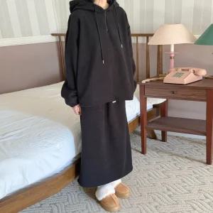 [문에이블]문에이블 여자 여성 겨울 따뜻한 데일리 후리스 플리스 후드 반집업 맨투맨 밴딩 스커트 세트