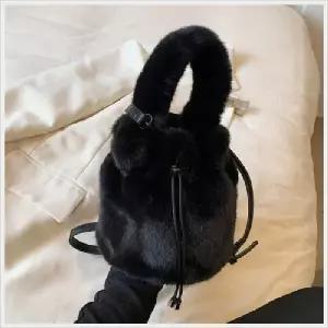 20대 겨울가방 토트백 인조퍼 미니 크로스 호보백