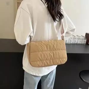 플립 카세트 패딩 크로스백 여성 가방 겨울 에코백 천가방