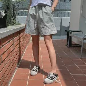 여성 키치 스타일 자수 레터링 4부 밴딩 반바지