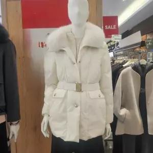 [조이너스]JOINUS HC06 폭스카라 벨티드 구스 패딩 JAEW1-WIH330 (S44493592)