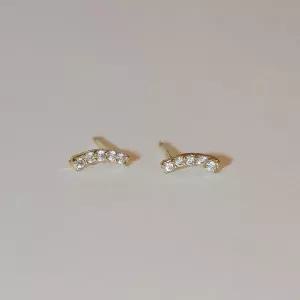 [모던라이크] [ 본사정품 / 실크 파우치 쇼핑백 증정 ] 10k 14k 금 하프 조이 큐빅 침 귀걸이