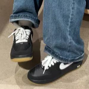 나이키 에어포스 1 07 LV8 블랙 남성용 스니커즈 IB6388-001