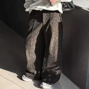 [난닝구] 바힌드 기모레오파드뒷밴딩팬츠