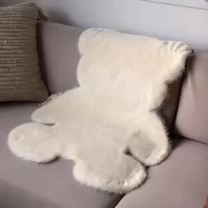 곰돌이 극세사 러그 소(60x80)거실 침실 사계절 여름 북유럽 침대 실용 모양