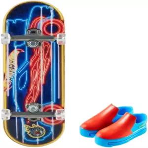 테니스와 함께하는 스케이트보드 크루신 장난감 자동차 핫휠스카테