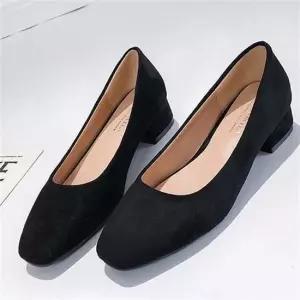 스웨이드 로우힐 펌프스