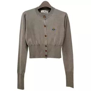 [명품] 25SS BEA 베아 자수 로고 크롭 가디건 샌드 1803002U Y001A C403