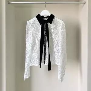 [옷자락]여성용 레이스 리본 칼라 시스루 블라우스