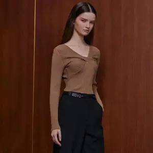 에고이스트 꼬임 포인트넥 골지 슬림 PO(EQ4KL165-NW) 365586