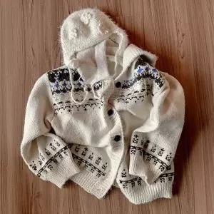 [핫핑](센텀시티점)[울함유] 헤이른 오버핏 노르딕 울 니트 후드가디건 P000CRSN