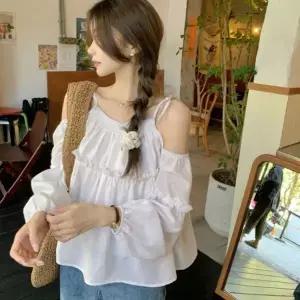 [하프클럽/]프릴 오프숄더 어깨트임 여성 블라우스 페미닌룩 청순