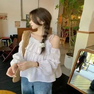 [하프클럽/]여성 페미닌 러블리 끈나시 오프숄더 프릴 블라우스