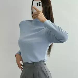 [하프클럽/]여자 약기모 스판이너티 하이넥 파스텔 자수 티셔츠