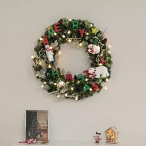 [텐바이텐]크리스마스 리스 벽장식 LED 윈터 아기곰 750mm 벽걸이 소품