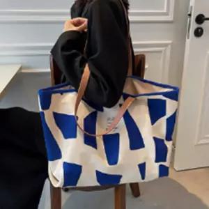 인싸템 패턴 숄더백 캔버스백 여자 빅사이즈 데일리백 유니크백 코튼100%소재