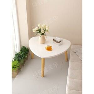 침대 작은 책상 공부 노트북 받침대 게으름뱅이 침실 창문 온돌 몇 대학생 기숙사 학생 글씨 책 읽기 교실 무릎 상탁