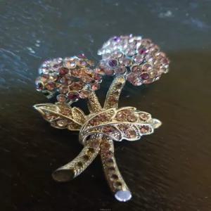 명품라인의 품격을 지닌 러블리한 디자인의 스와로브스키 큐박정식 앙증맞은 브로치 반지 보석 원석 목걸이 팔찌