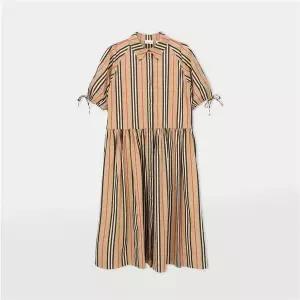 [버버리]아이콘 스트라이프 반팔 원피스 131603304